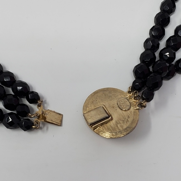 VINTAGE HOBE SIGNED THREE STRAND BLACK FACETED BEAD NECKLACE BOX CLASP JEWELRY - Picture 9 of 12